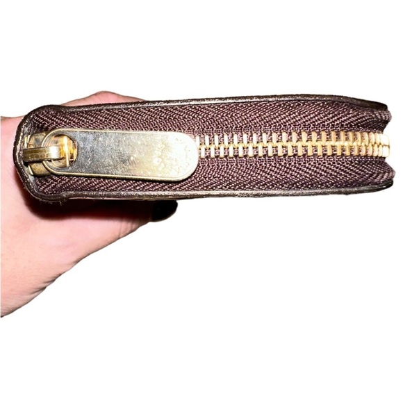 LOUIS VUITTON Wallet in Purple Patent - Picture 13 of 15